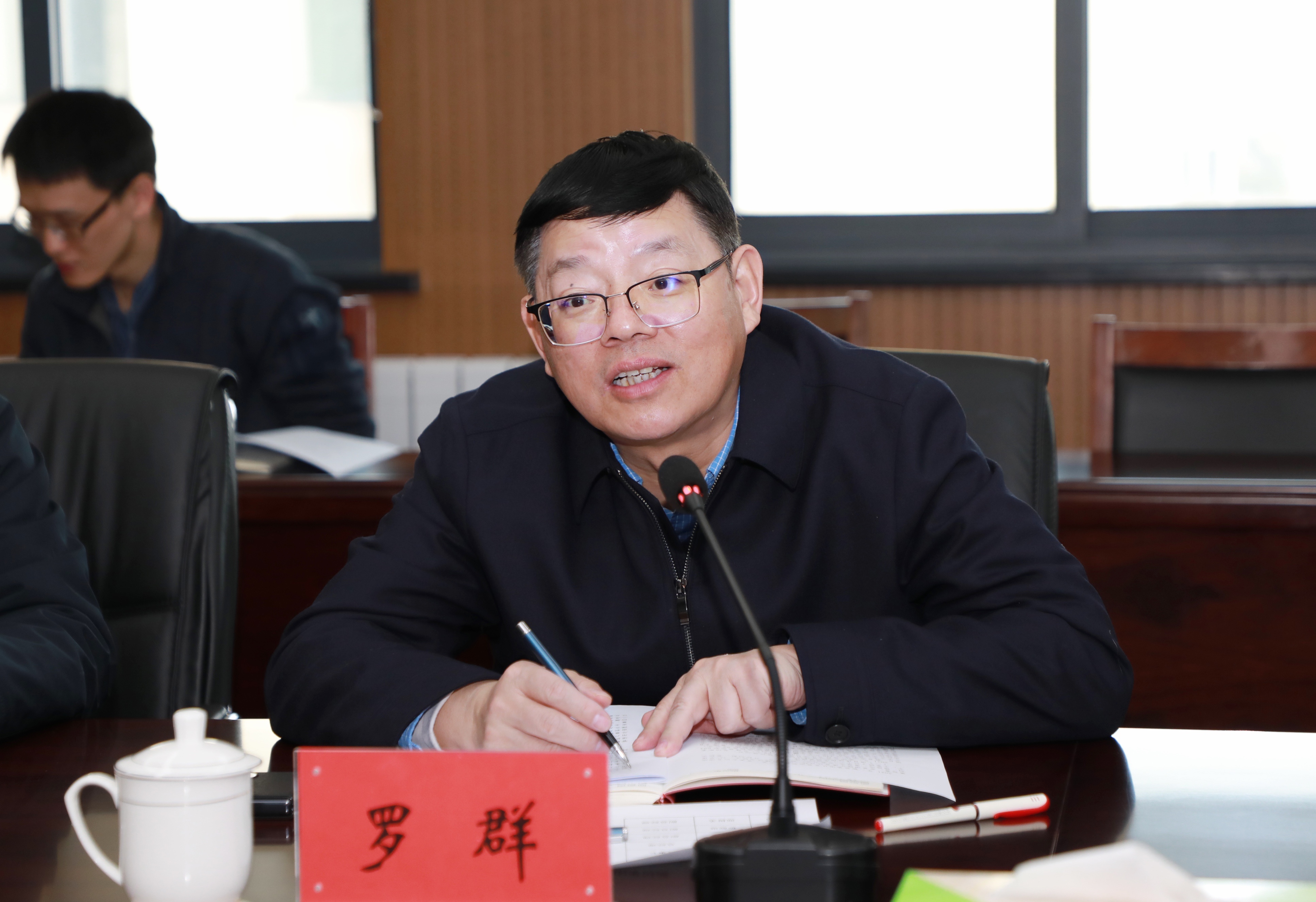今年，，，，，，，，还有这些保障房要交付