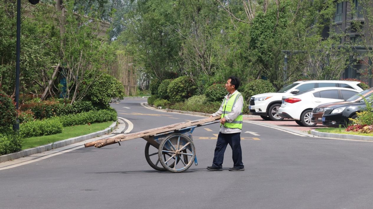 “生活惬意，，，，，服务满意” 葛塘西片区地块保障房交付回访业主这样说